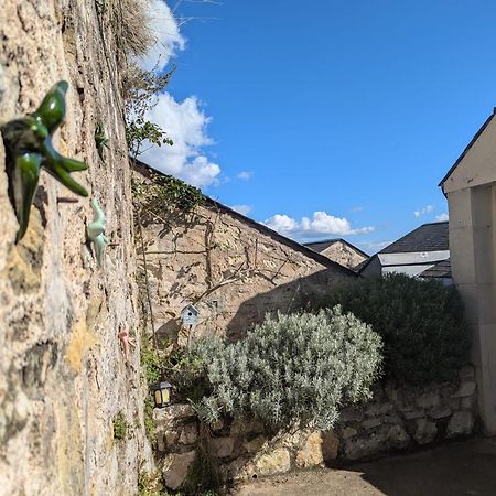 Appartement Des Hirondelles , Au Pied Du Chateau Chinon Eksteriør billede