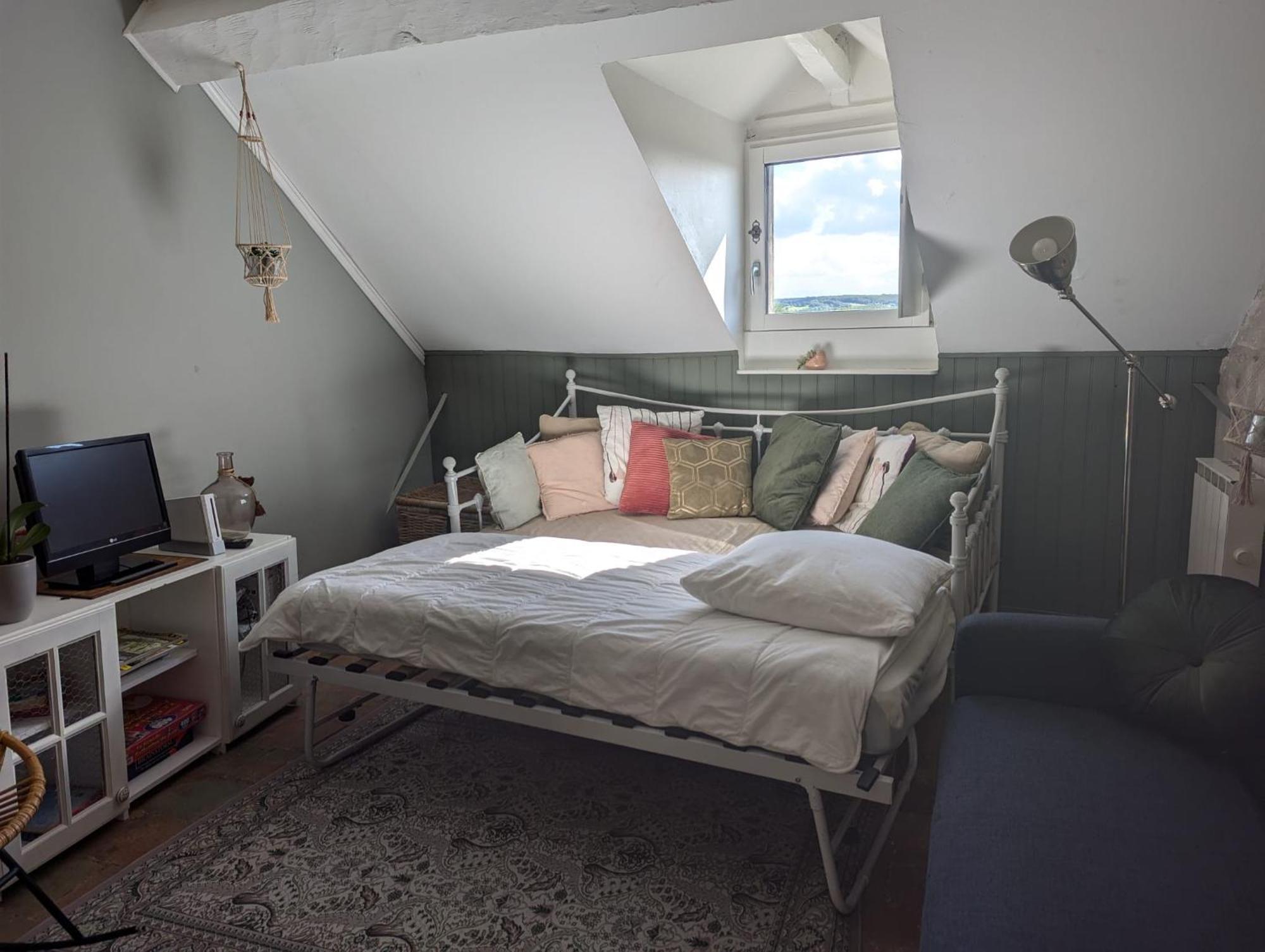 Appartement Des Hirondelles , Au Pied Du Chateau Chinon Eksteriør billede