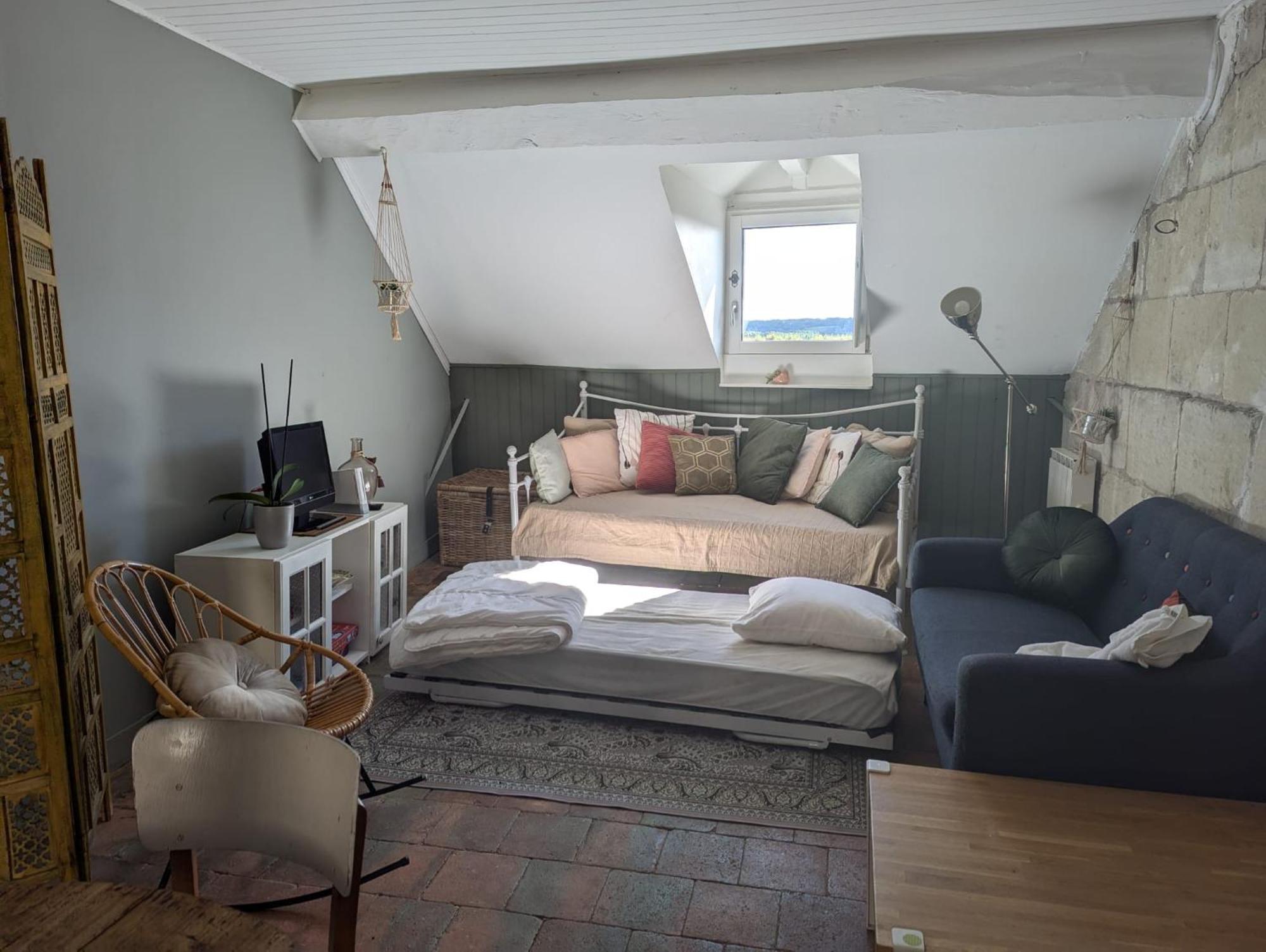 Appartement Des Hirondelles , Au Pied Du Chateau Chinon Eksteriør billede
