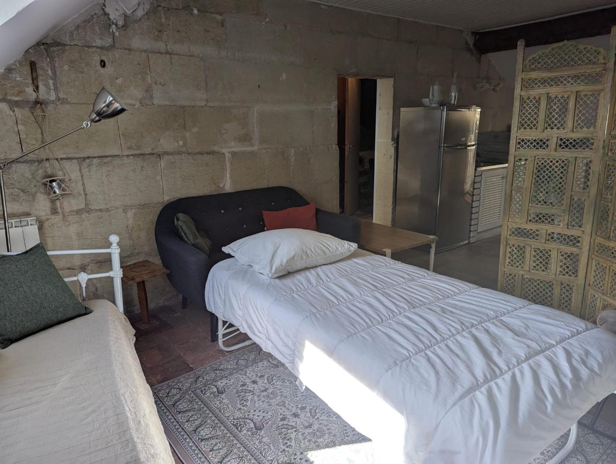 Appartement Des Hirondelles , Au Pied Du Chateau Chinon Eksteriør billede